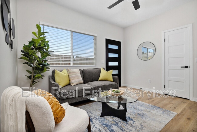 Foto del edificio - 3315 Clairemont Mesa Blvd