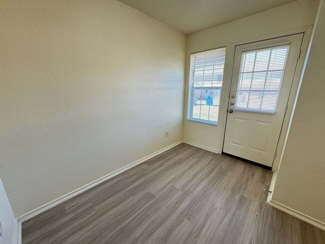 Building Photo - 4407 Abigail Dr