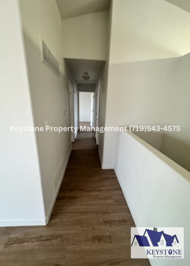 Foto del edificio - Located On A Quiet Cul-de-sac -  3 Plus Bedrooms/3 Bathroom/2 Car Garage $1800/$1800