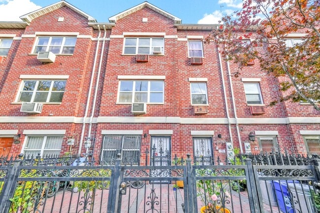 Photo - 673 Bergen Street Apartment