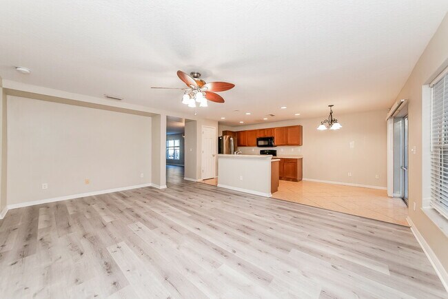 Building Photo - 406 Chimney Rock Dr