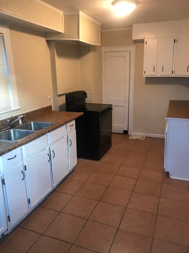 Foto del edificio - 3310 Bales Ave
