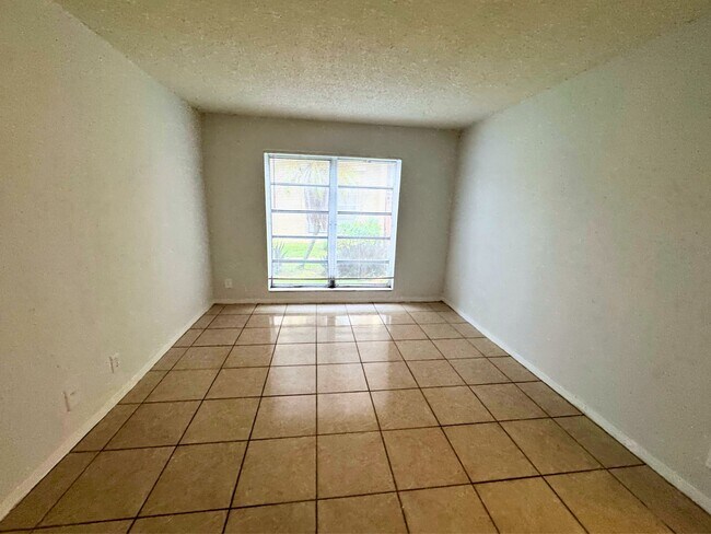 Foto del edificio - 4425 Treehouse Ln