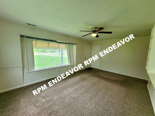 Foto del edificio - Move in Ready 2bed-1 bath Pet Friendly