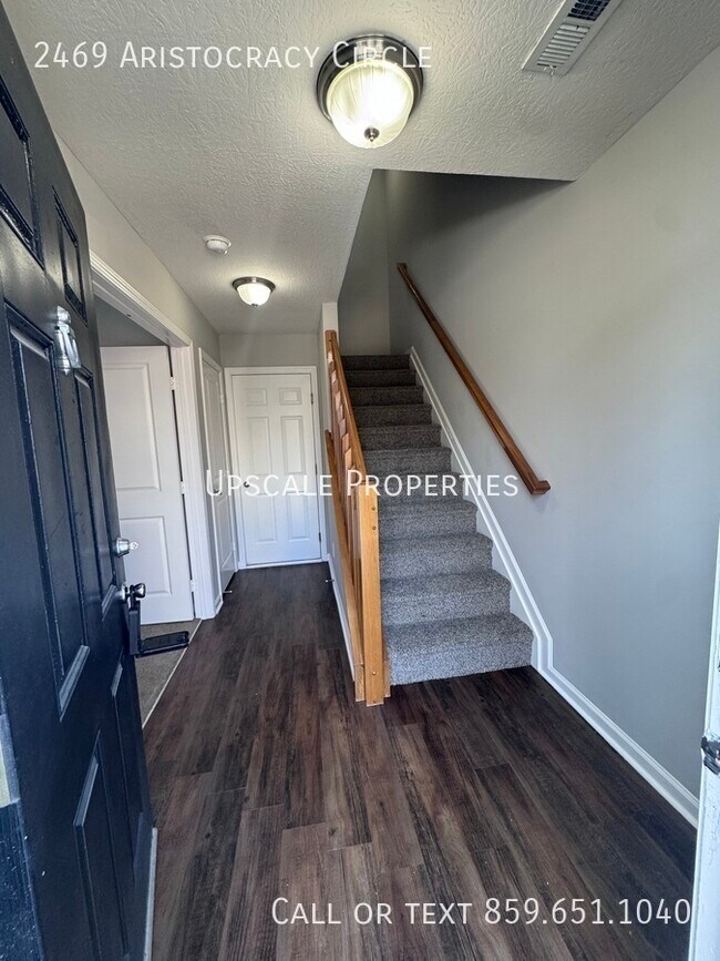 Foto del edificio - 2469 Aristocracy Cir