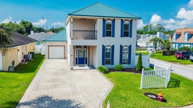 Building Photo - 2384 Palm Harbor Dr