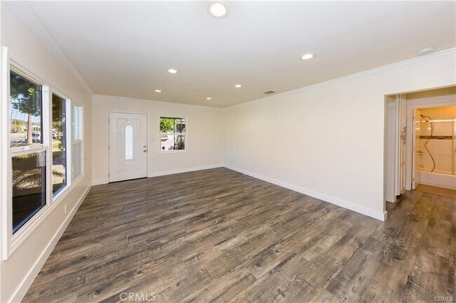 Foto del edificio - 716 W Glenoaks Blvd
