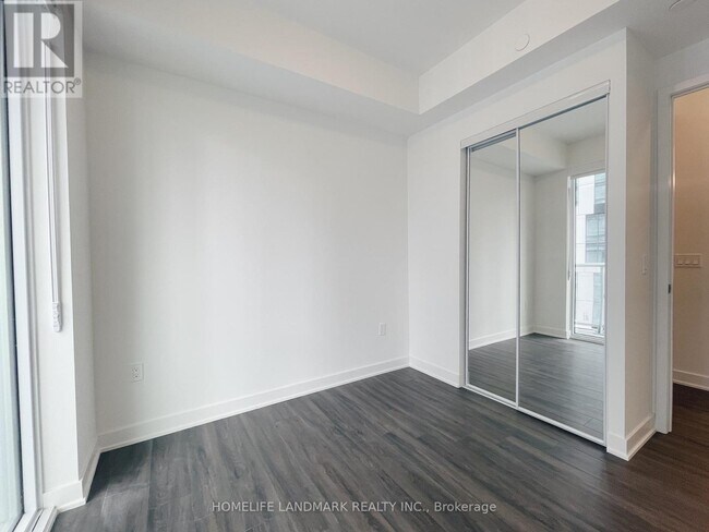 Building Photo - 100 Dalhousie St