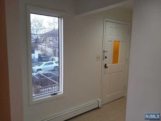 Building Photo - 262 8th St