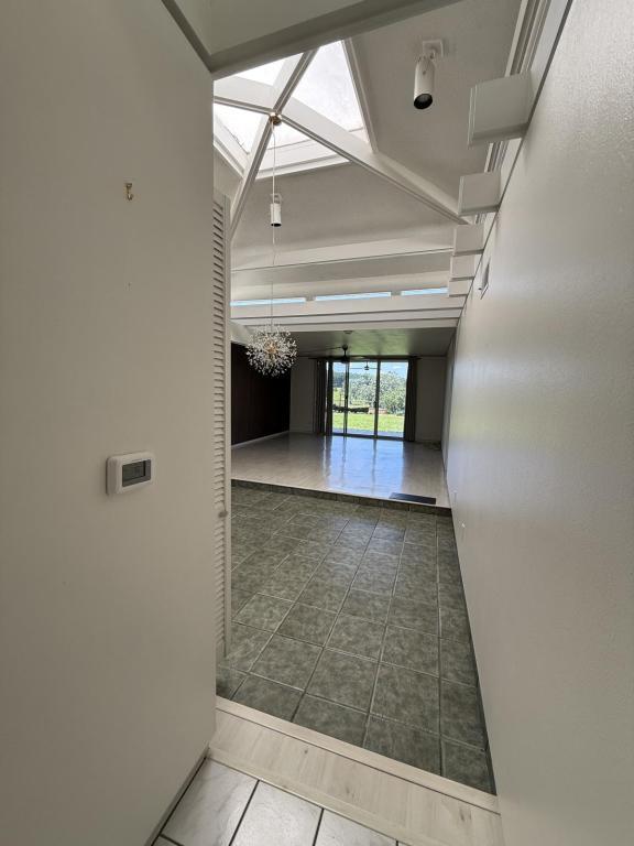 Foto del edificio - 575 Belvedere Dr