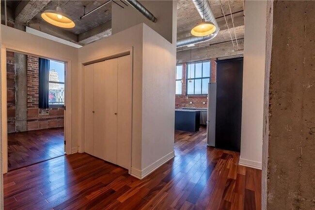 Foto del edificio - 1535 Walnut St Unit 701