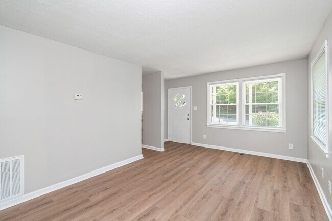 Building Photo - 275 Maryville Pike