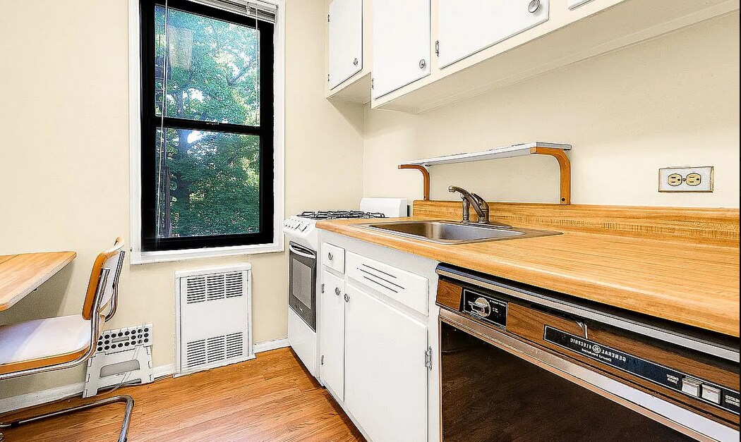 Foto principal - 387 Summit Ave