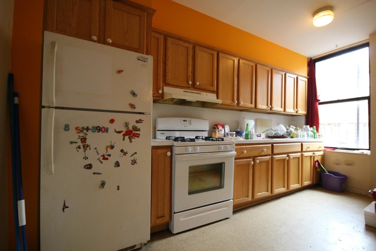 Foto del edificio - 852 Driggs Ave