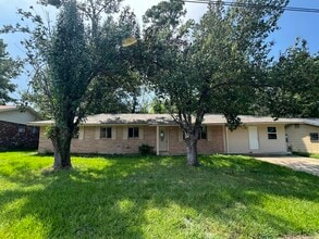 Building Photo - 209 W Lisa Dr