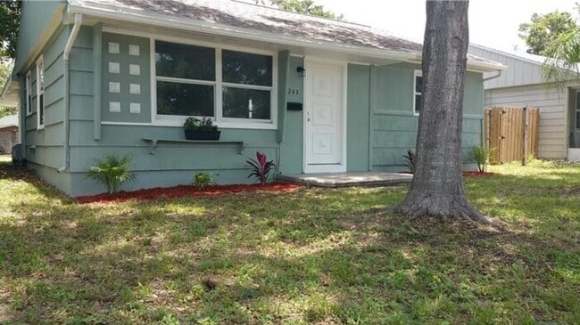 Building Photo - Home For Rent in St Petersburg!