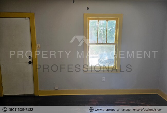 Building Photo - 1209 Grammar St