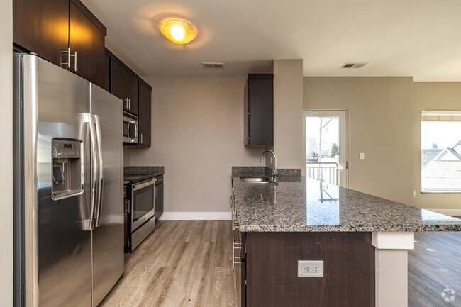1BR, 1BA - 900SF - Kitchen - Flats 1809