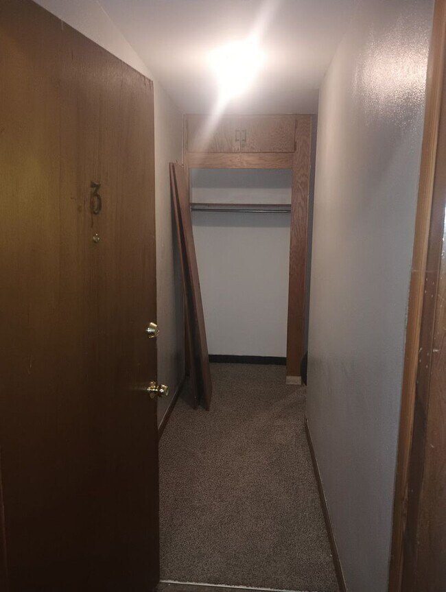 Foto del edificio - 1 Bedroom 1 Bath in Maplewood  HEAT INCLUDED