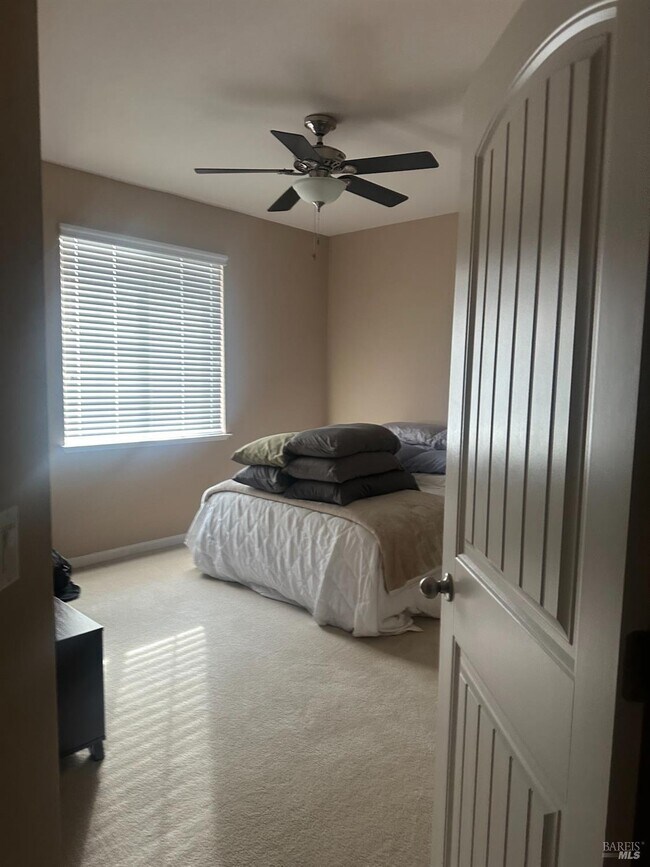 Foto del edificio - 243 Greene Ct