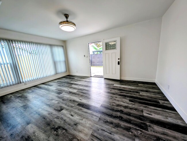 Photo - Move in Special !!!!   Cozy 2 bedroom + 1 ... House