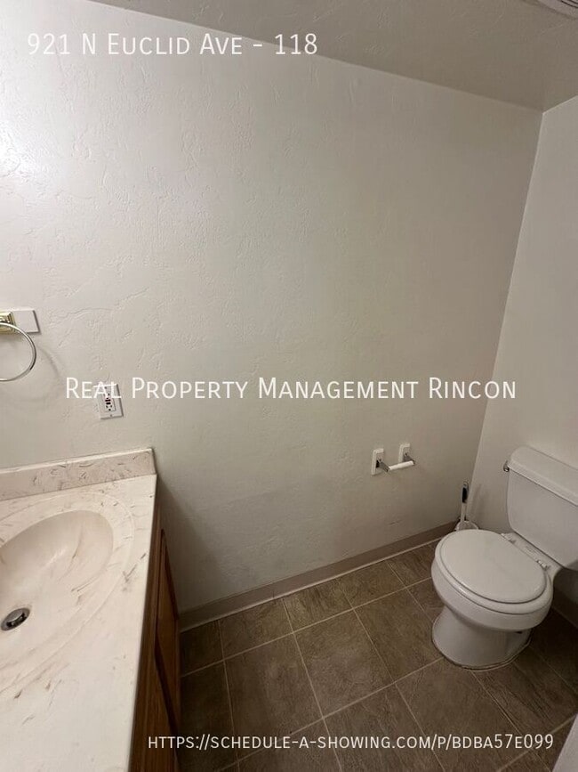 Building Photo - 921 N Euclid Ave