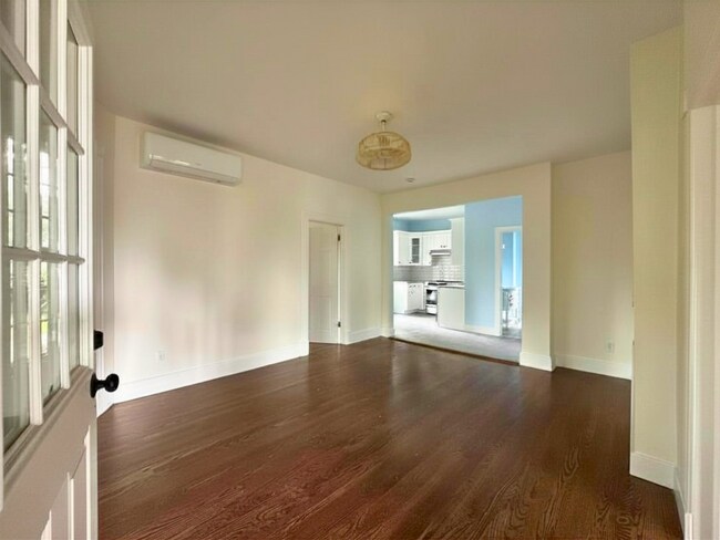 Foto del edificio - 11 Courtney Ave