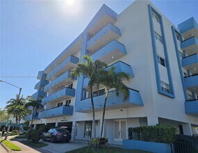Building Photo - 7440 Harding Ave