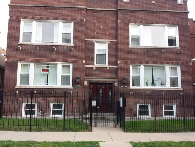 Foto del edificio - 4833 W Walton St