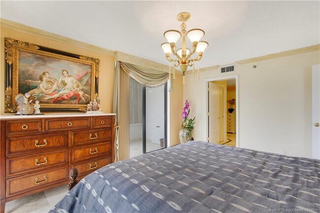 Foto del edificio - 9950 S Ocean Dr