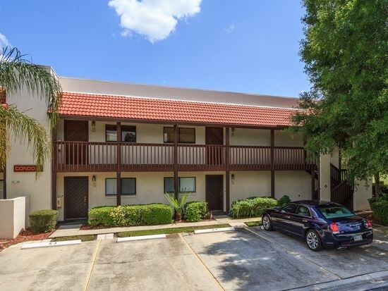 Primary Photo - 2203 Country Club Dr