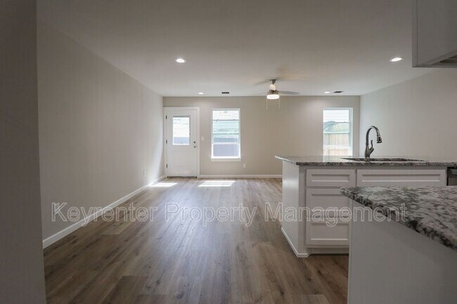 Foto del edificio - 218 N Cleveland Ave