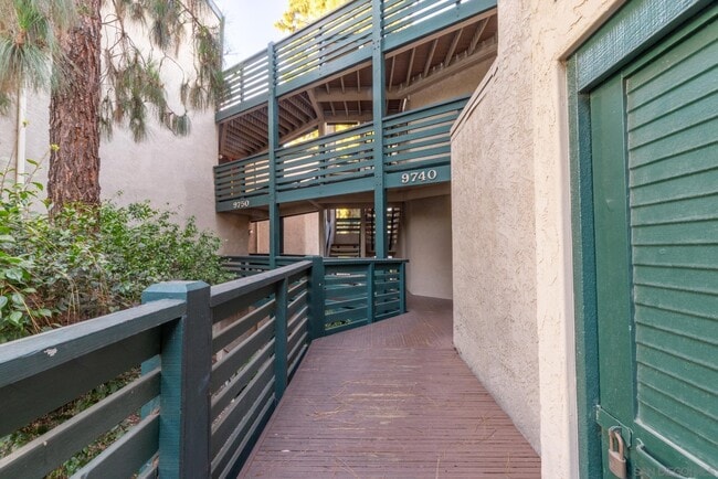 Building Photo - 9750 Mesa Springs Way
