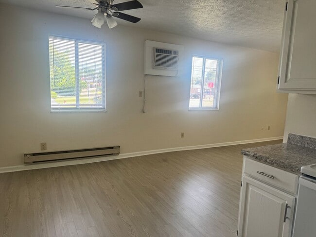 Building Photo - 1408 Jackson Ln