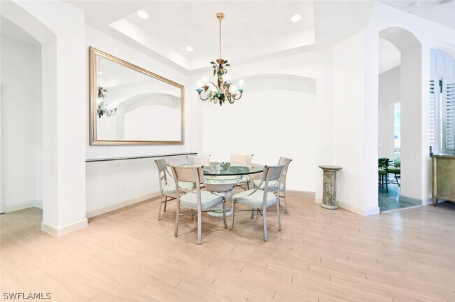 Building Photo - 635 Via Mezner