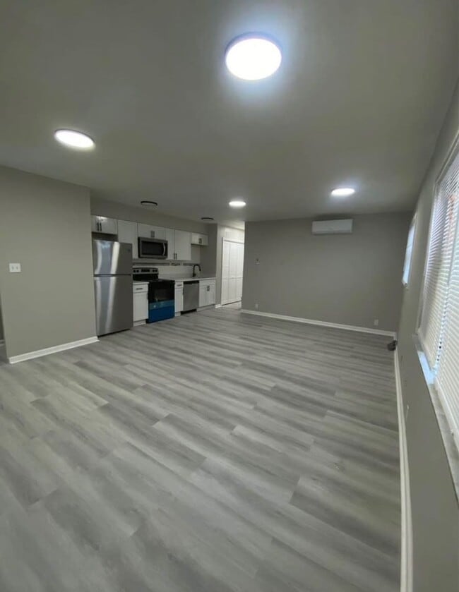 Building Photo - Live in Style at Bellagio East Living I: Convenient and Vibrant Community in Indianapolis