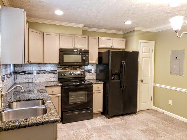 Building Photo - 5281 Oakridge Dr