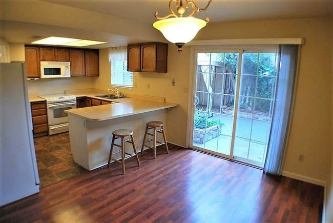 Building Photo - 3055 Northwoods Way