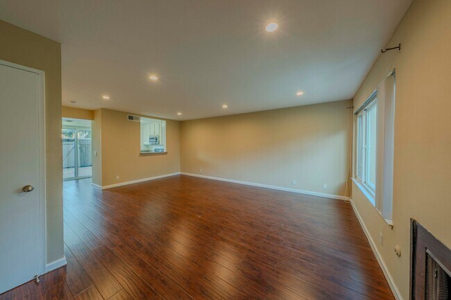 Foto del edificio - 101 West Riverdale Ave