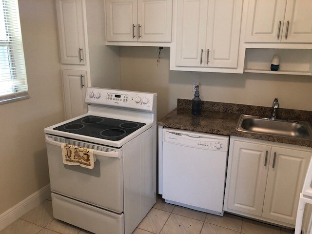 Building Photo - 5520 N Lakewood Cir