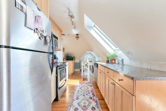 Building Photo - 26 Hobart St