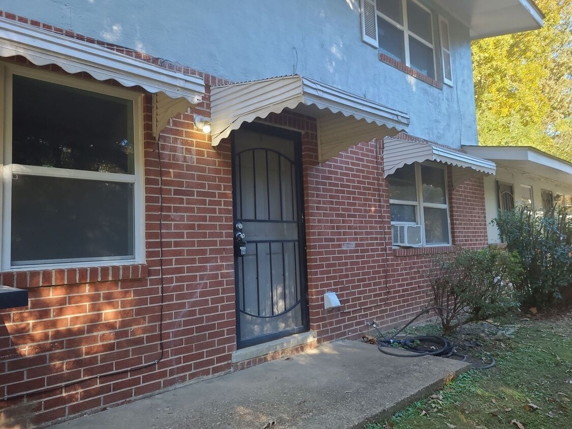 Foto principal - Newly Available! 2 Bedroom in Red Bank!