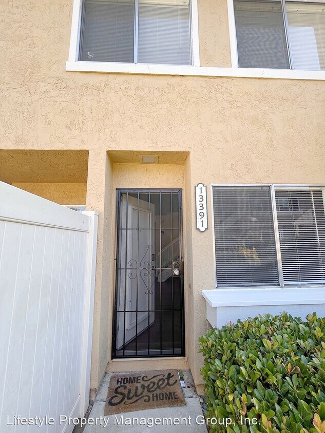 Primary Photo - 3 br, 2.5 bath House - 13391 Birch Tree Lane