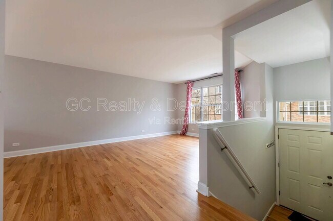 Foto del edificio - 8015 Windsor Dr