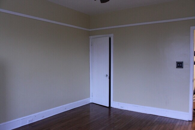 Building Photo - 1012 E 36th St