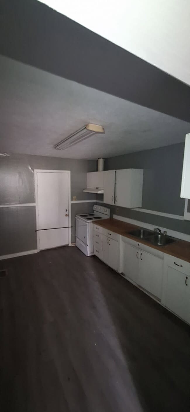 Foto del edificio - 3021 Woodview Dr