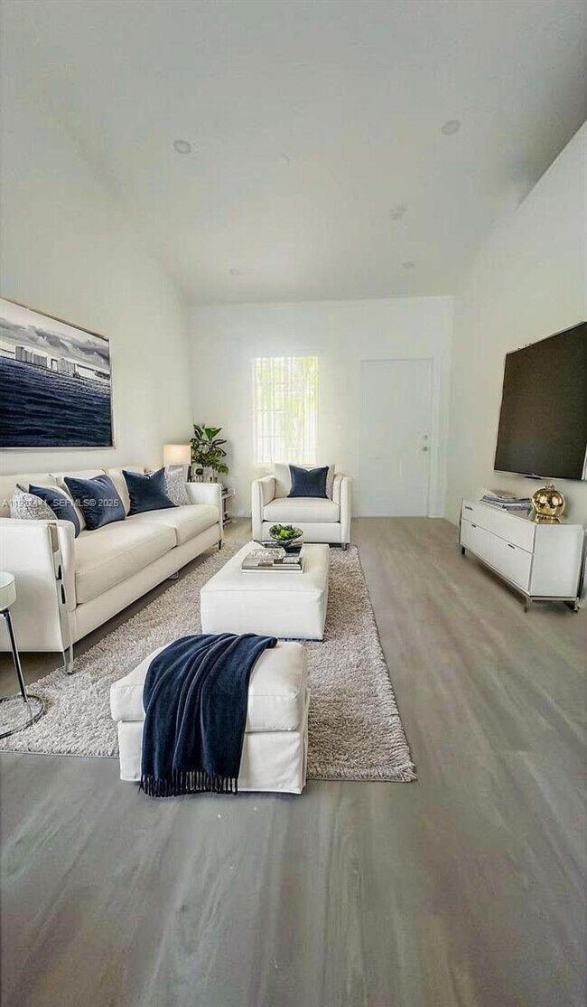 Foto del edificio - 6972 NW 179th St