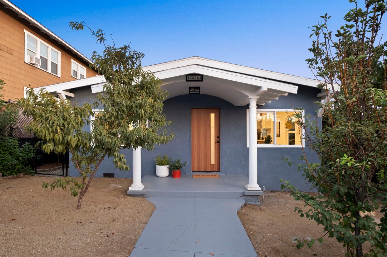 Front House - 2826 Macon St