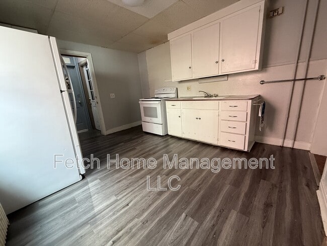 Building Photo - 521 Lehman St