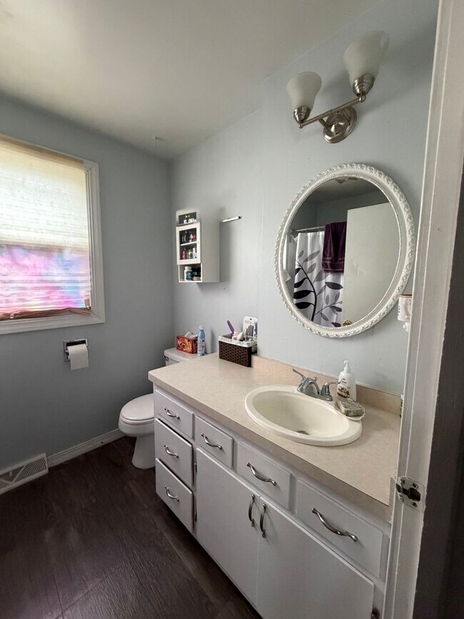 Building Photo - 607 2nd St